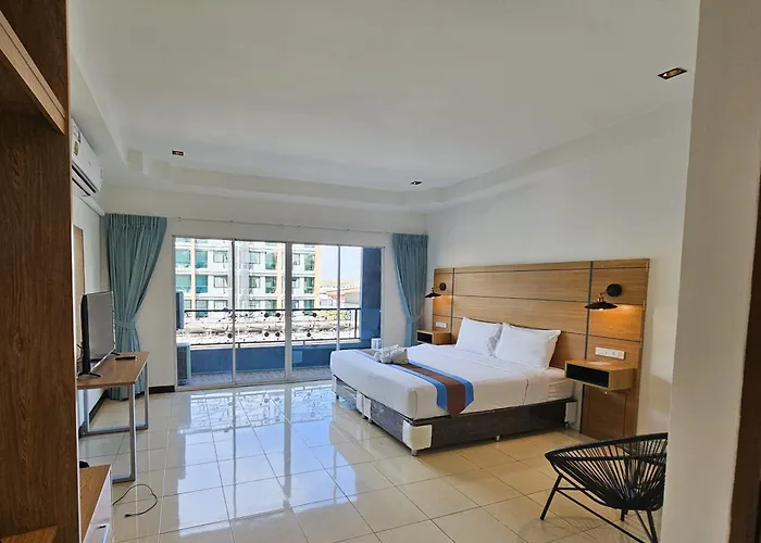 The Base Inn Pattaya
